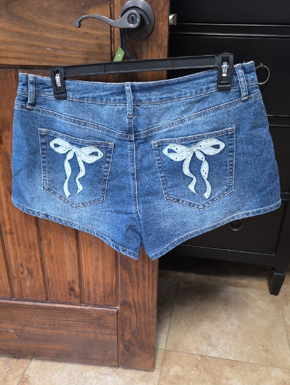 No Boundaries Women's Medium Blue Denim Jean Shorts -Size 16